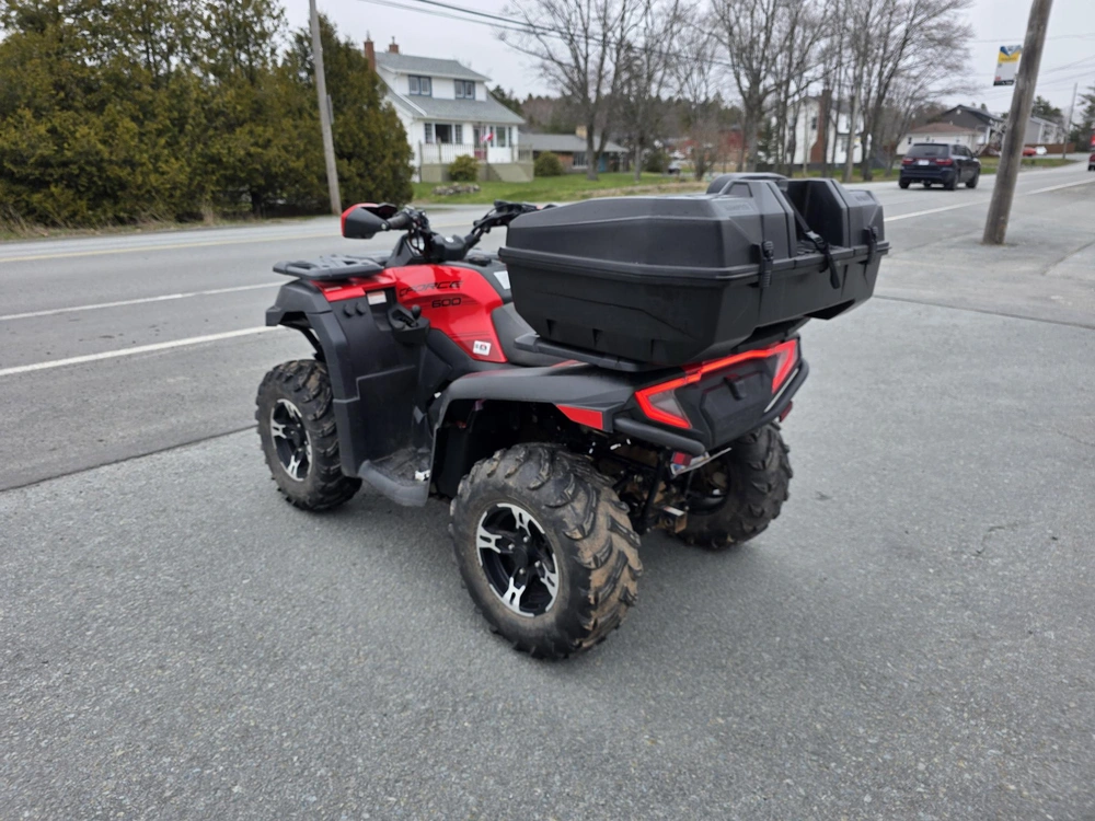 2022 Cfmoto Cforce 600 alt