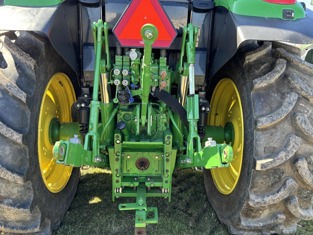 John Deere 6120m 2023 alt