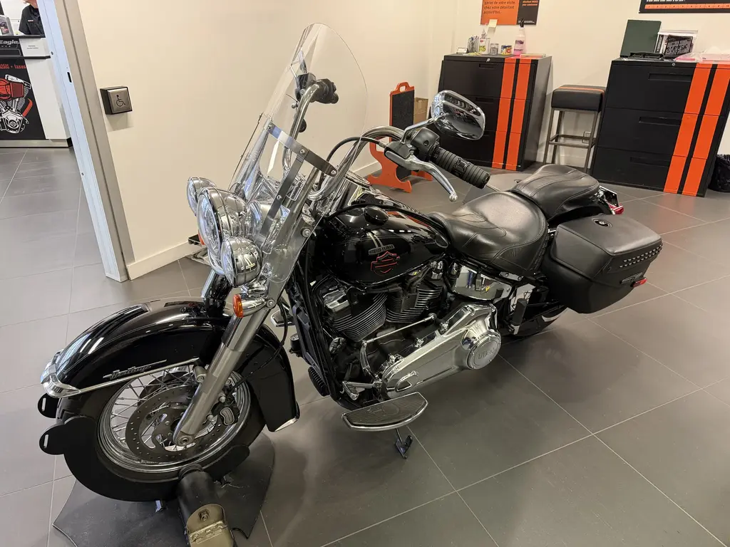 Harley-Davidson SOFTAIL FLHCS HERITAGEFLHCS 2024