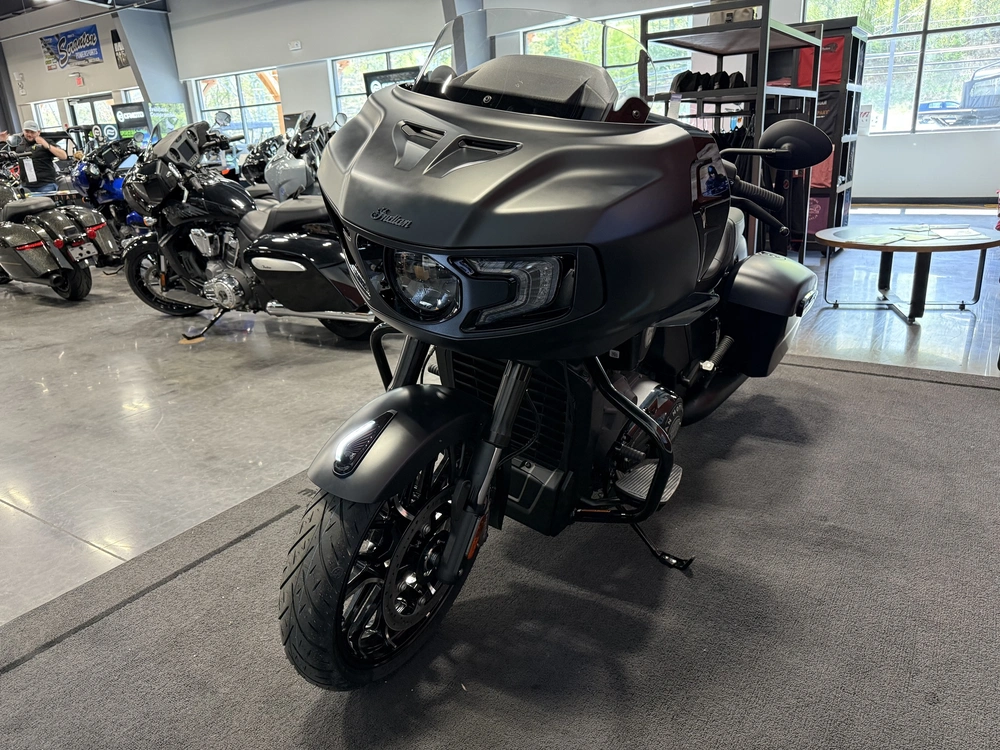 2026 Polaris Challenger Dark Horse, Black Smoke, 49st alt