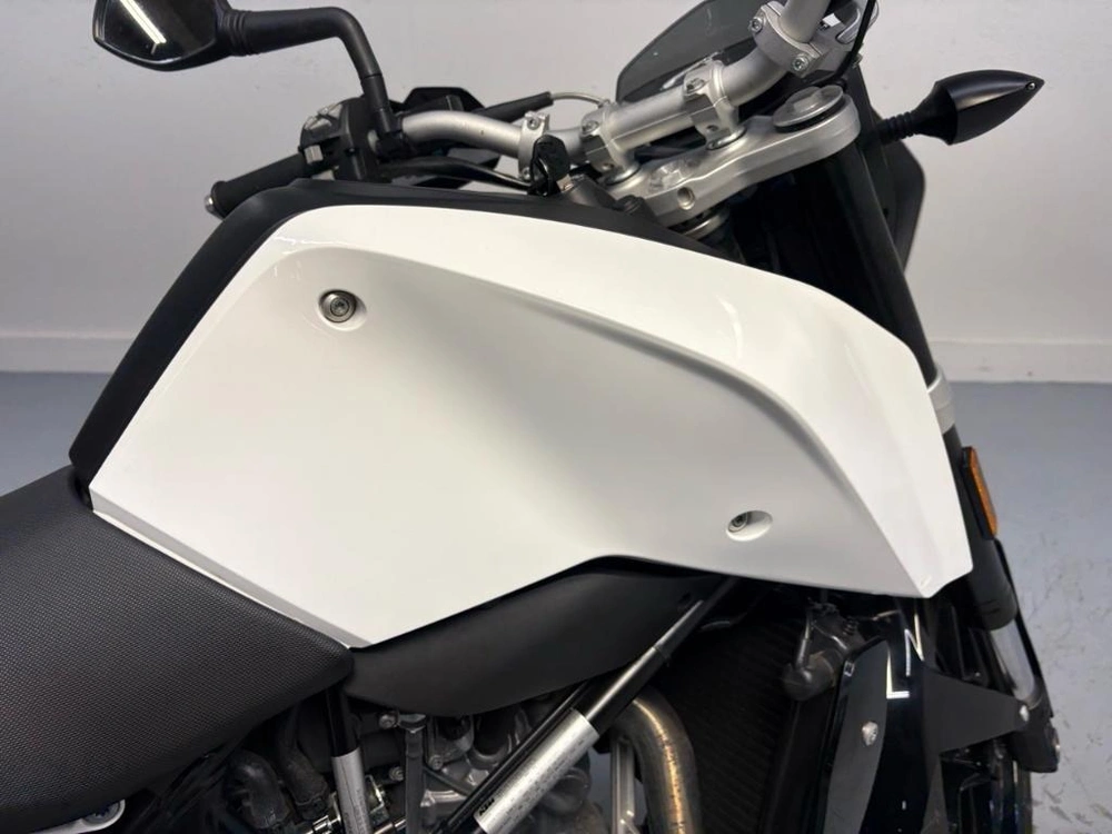 Ktm Duke 690 2018 alt