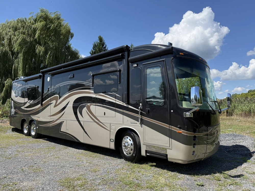 Entegra Coach Aspire 42rbq 2011 alt