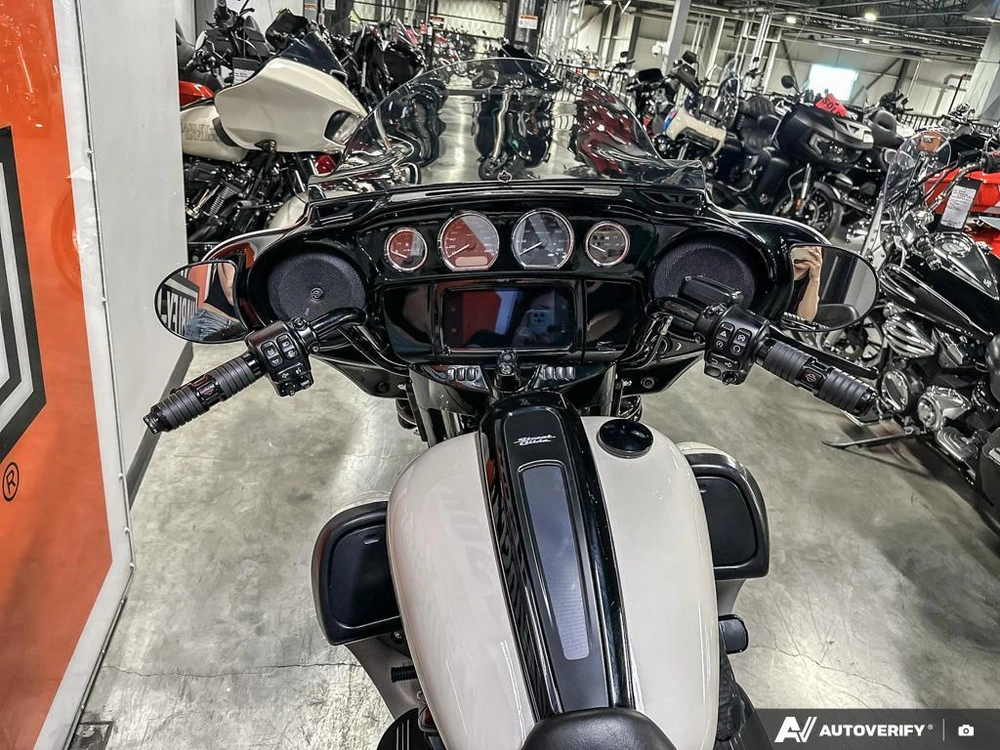 2023 Harley-davidson Flhxst alt