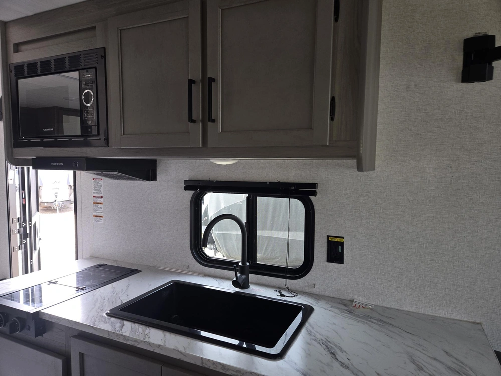 Hideout 200rl 2024 alt