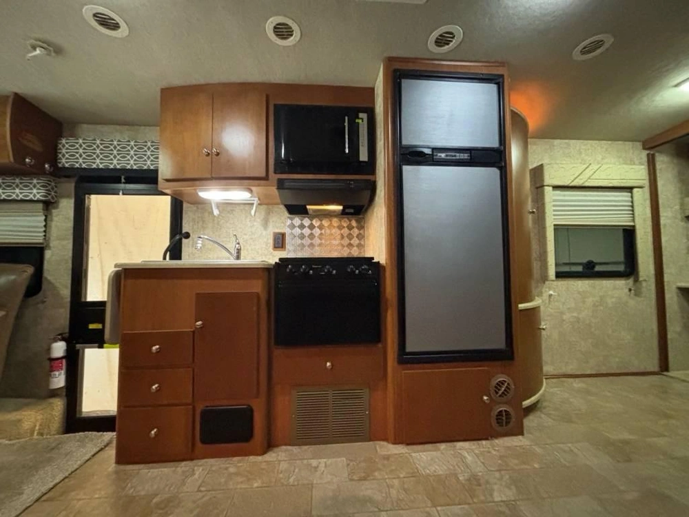 Winnebago Itasca Sunova 31e *couple* 2009 alt