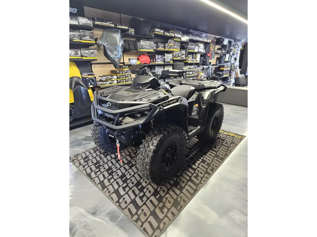 Can-Am OUTLANDER 2026