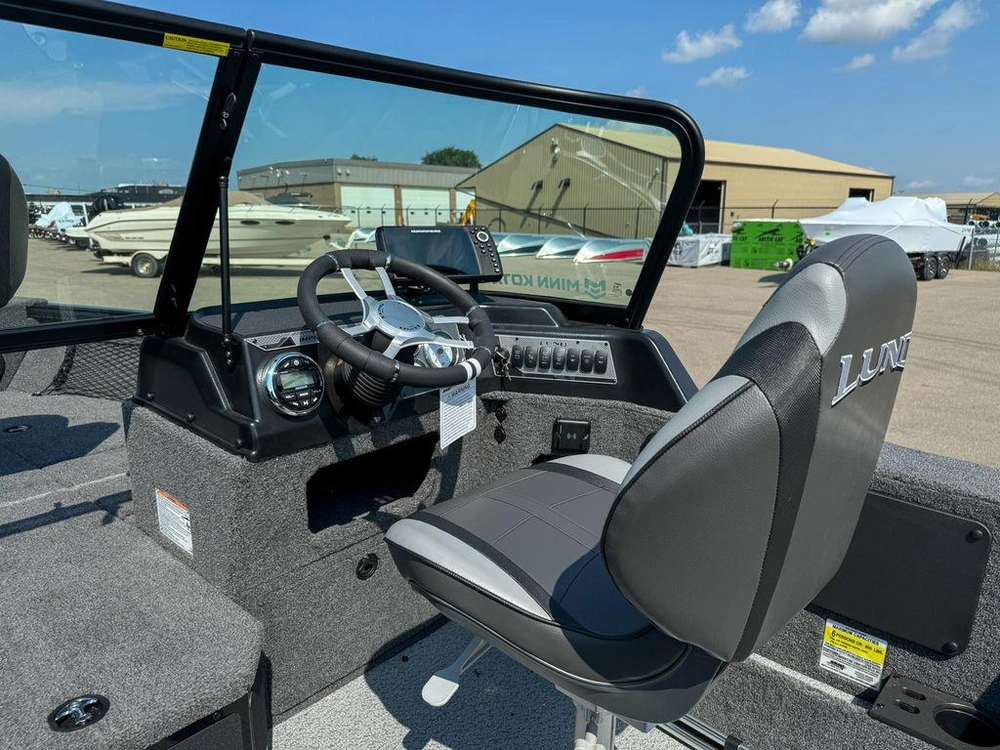 2025 Lund Boat Co 1775 Impact Xs alt