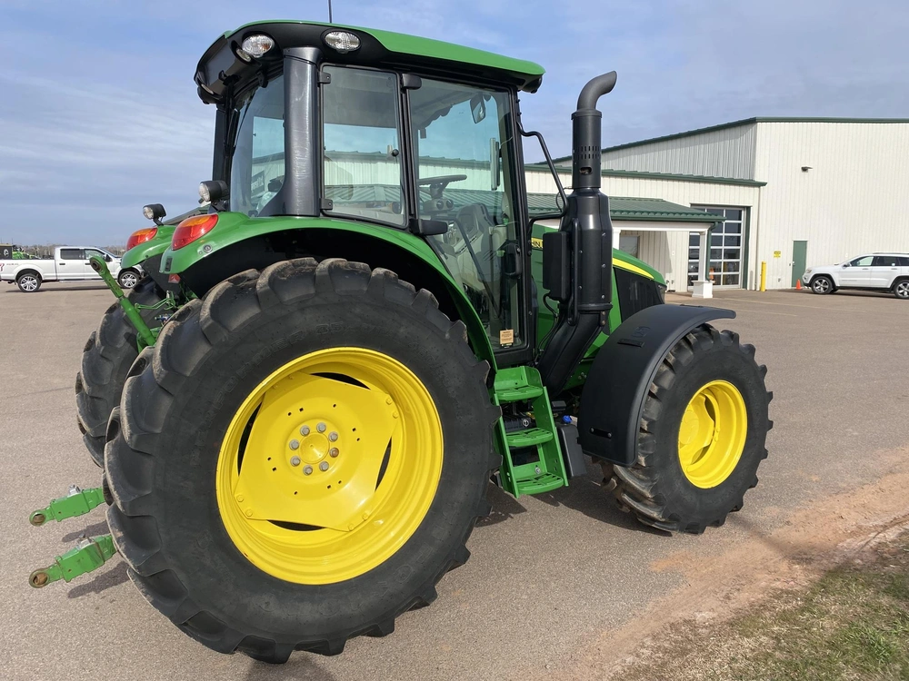 John Deere 6110m 2023 alt