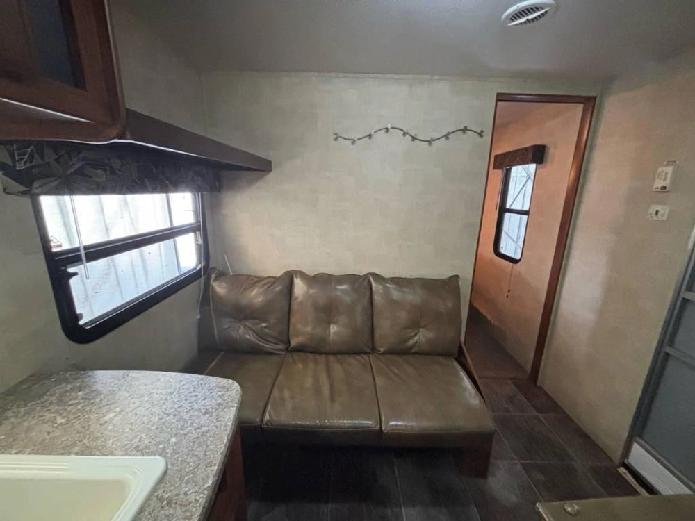 Keystone Rv Hideout 260lhs 2013 alt