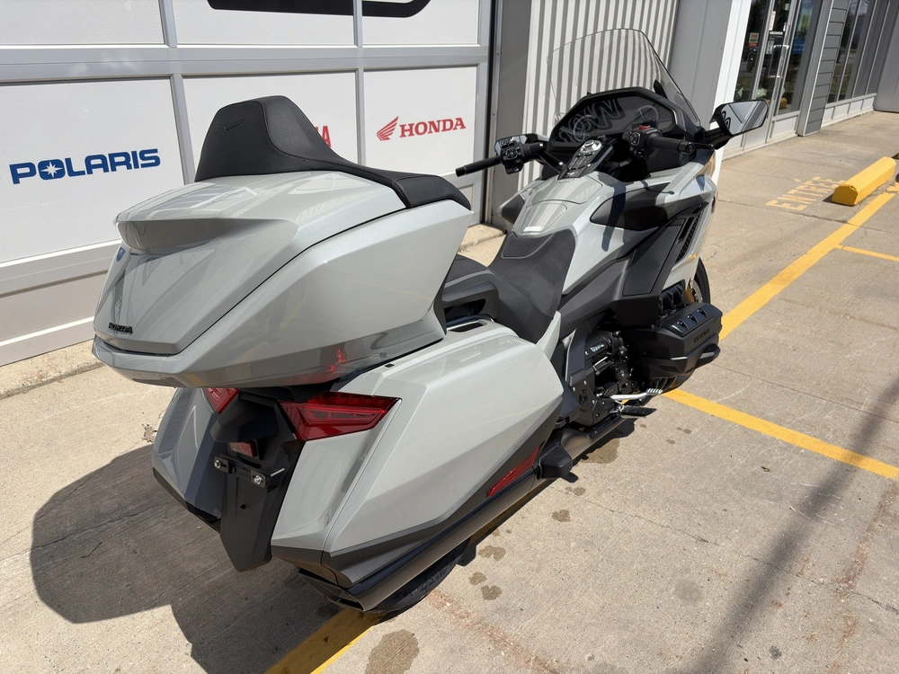 2026 Honda Gold Wing Tour Dct alt