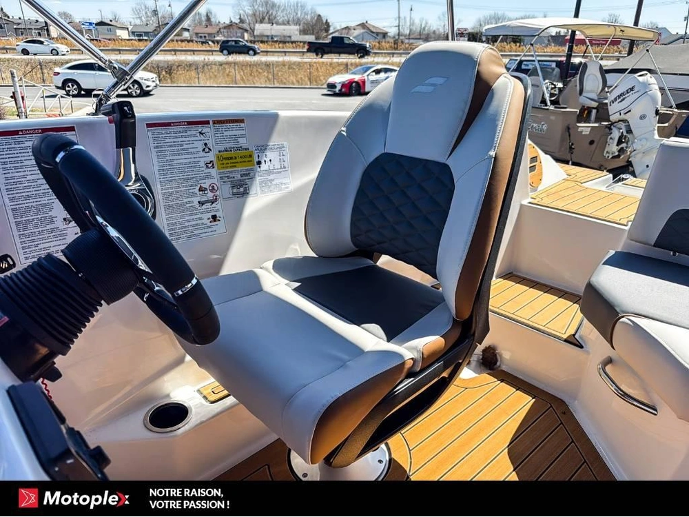 Starcraft Svx 171 Ob 90hp Deck Boat Bateau Ponté 2026 alt