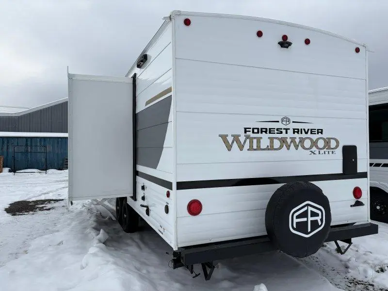 2026 Wildwood X LITE 25 ICE thumbnail 3