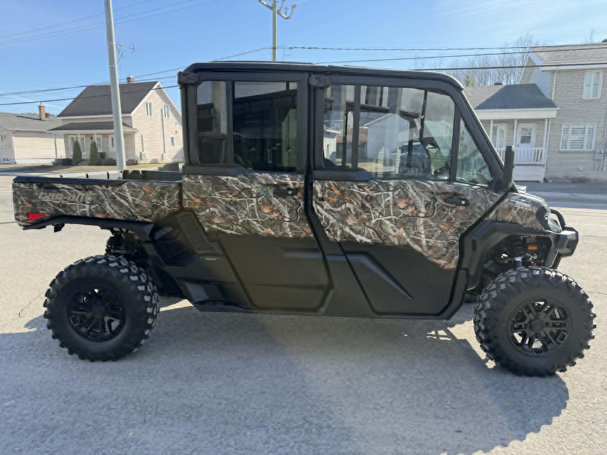 2026 Can-Am DEFENDER MAX LIMITED HD11 thumbnail 2