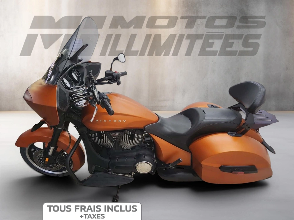 Victory Motorcycles Cross Country 2013 alt