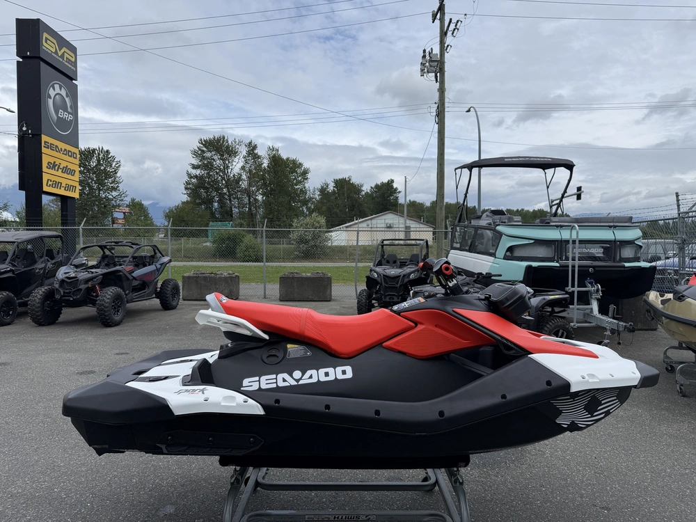 2026 Sea-doo Spark™ 3up Trixx-90 (sound System) alt