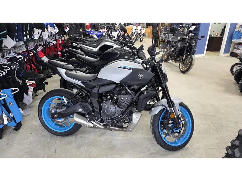 2026 Yamaha MT-07 thumbnail 3