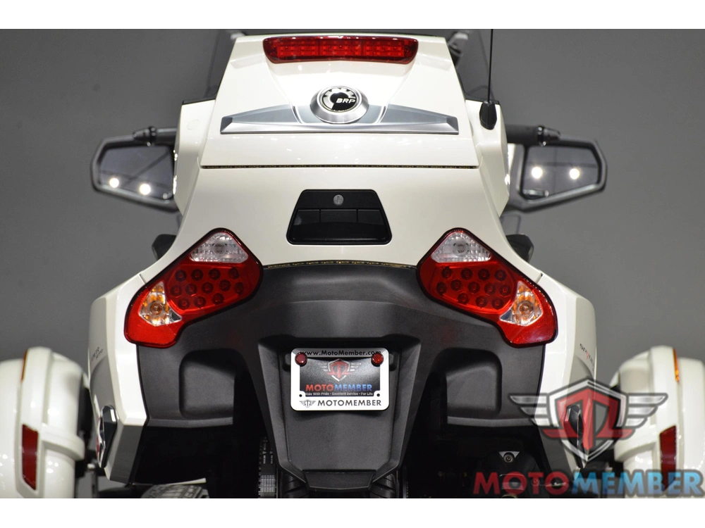 2014 Can-am Spyder Rt S alt