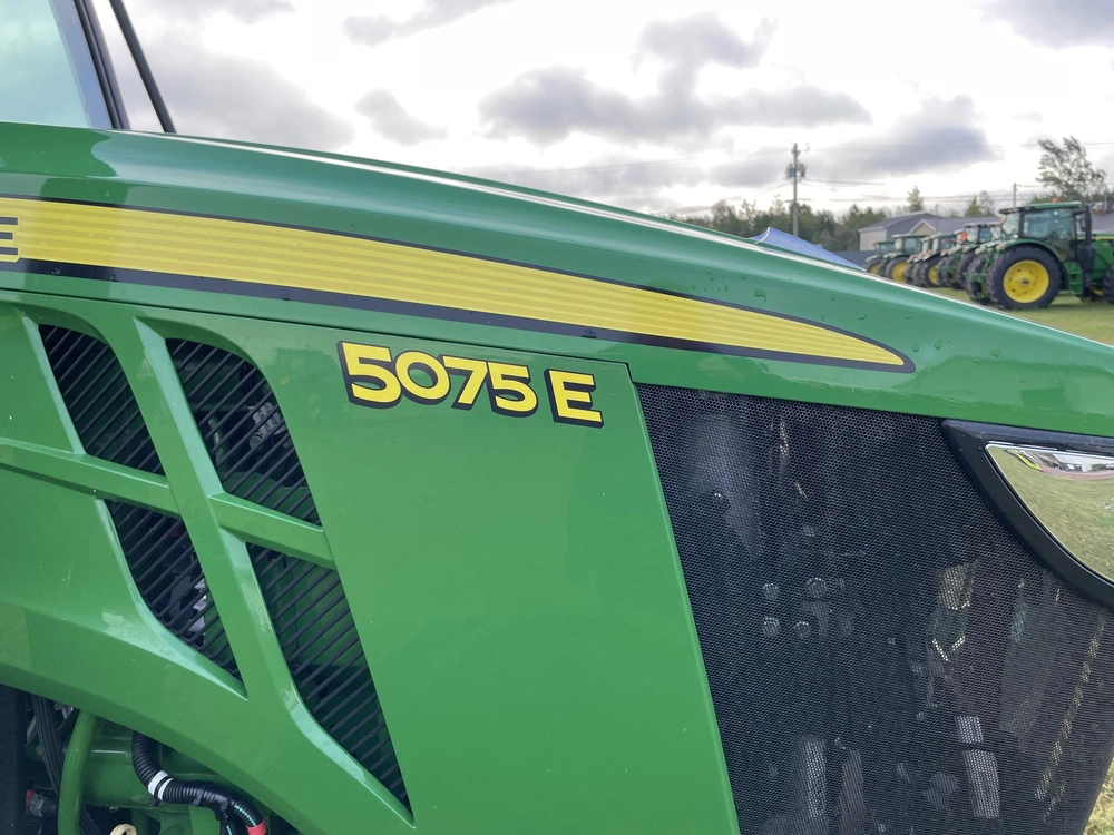 John Deere 5075e 2023 alt