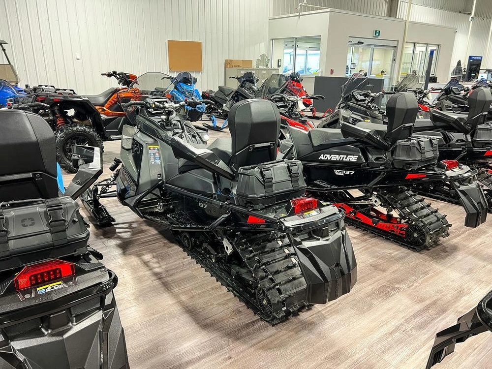 2025 Polaris Prostar S4 Indy Adventure 137 alt
