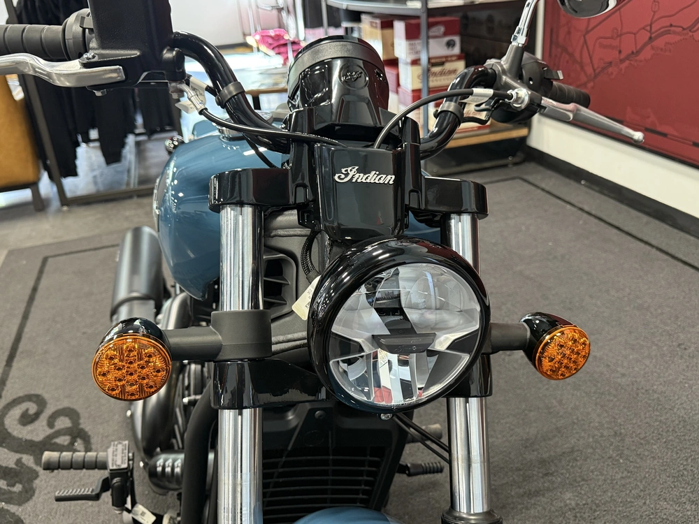 2026 Indian Motorcycle Scout Sixty Bobber Limited alt