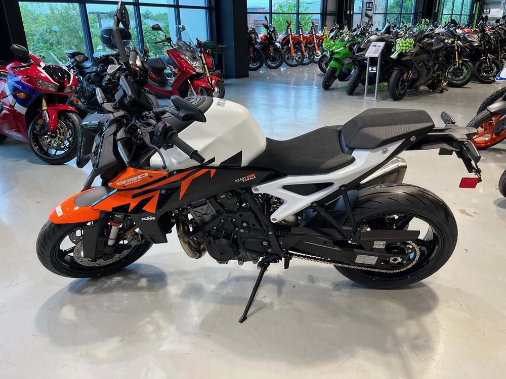 2027 Ktm 990 Duke alt