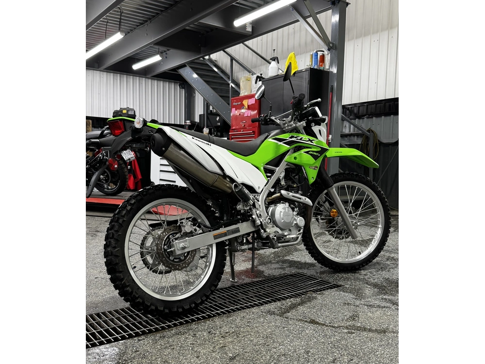 2023 Kawasaki Klx230s alt