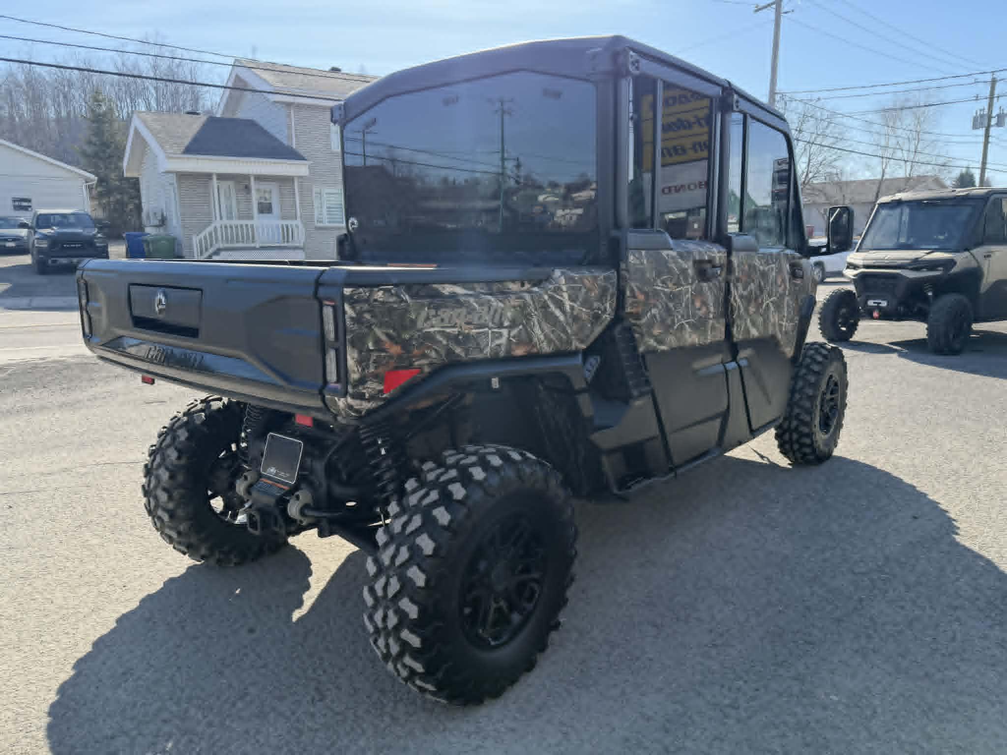 2026 Can-Am DEFENDER MAX LIMITED HD11 thumbnail 3