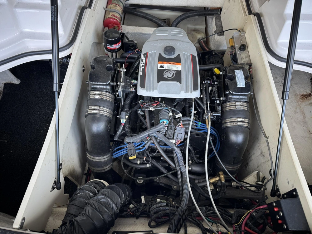 Regal 2300 Rx 2013 alt