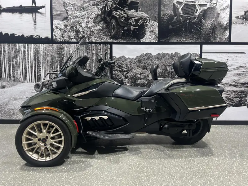 Can-Am SPYDER RT SEA-TO-SKY SE6 **BAS KILOMÉTRAGE!!** 2023