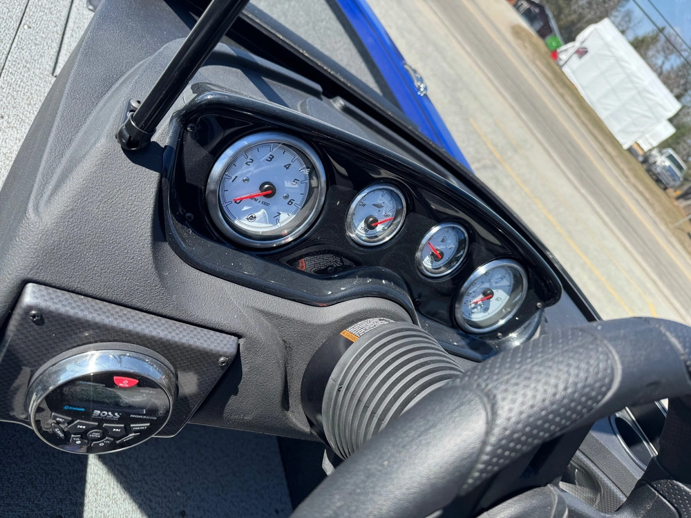 Crestliner 1750 Hawk Wt Jumpseat 2026 alt