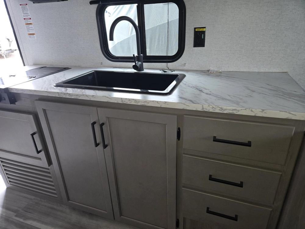 Hideout 200rl 2024 alt