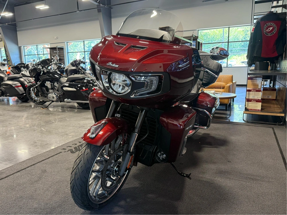 2025 Indian Motorcycle Pursuit Limited, 49st Limited alt