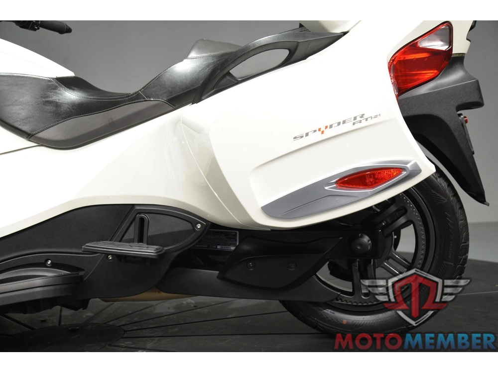 2014 Can-am Spyder Rt S alt