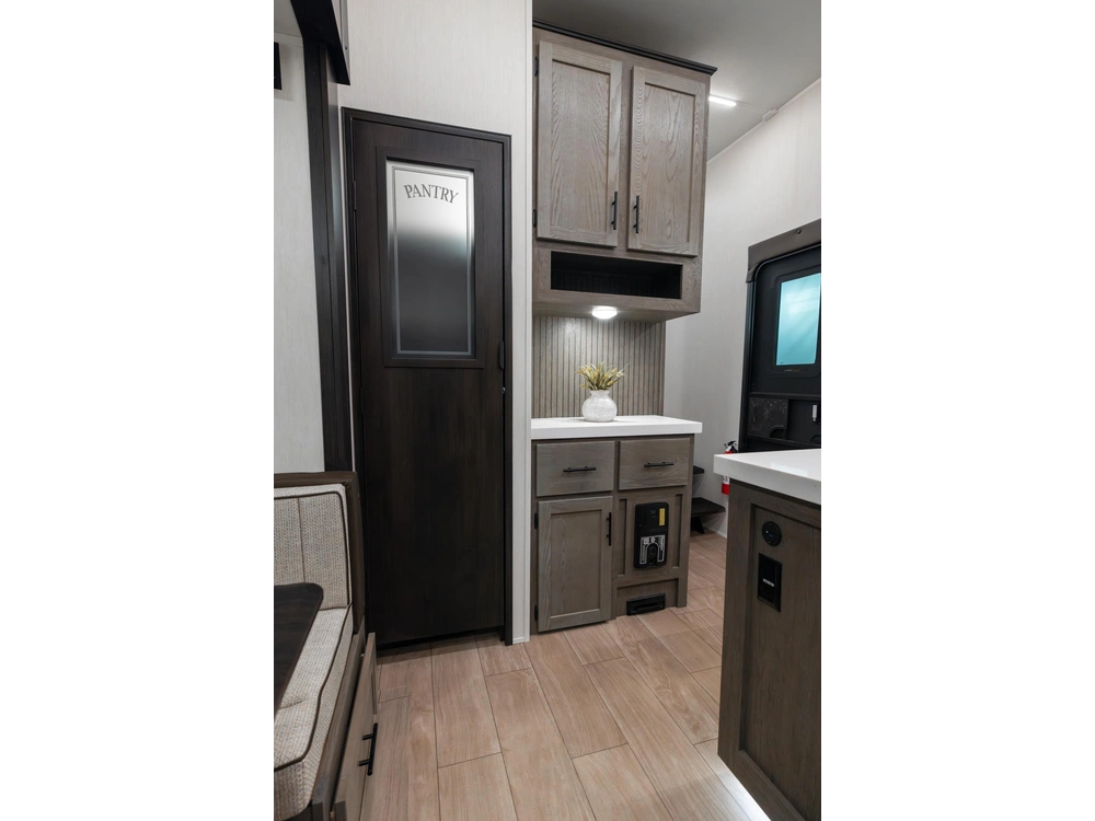 Arctic Wolf 3750 Suite 2026 alt