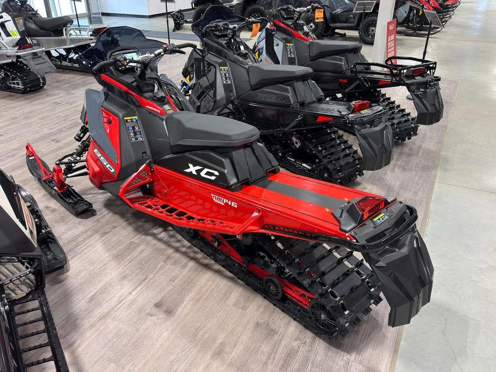 2024 Polaris 850 Switchback Xc 146 Indy Red alt