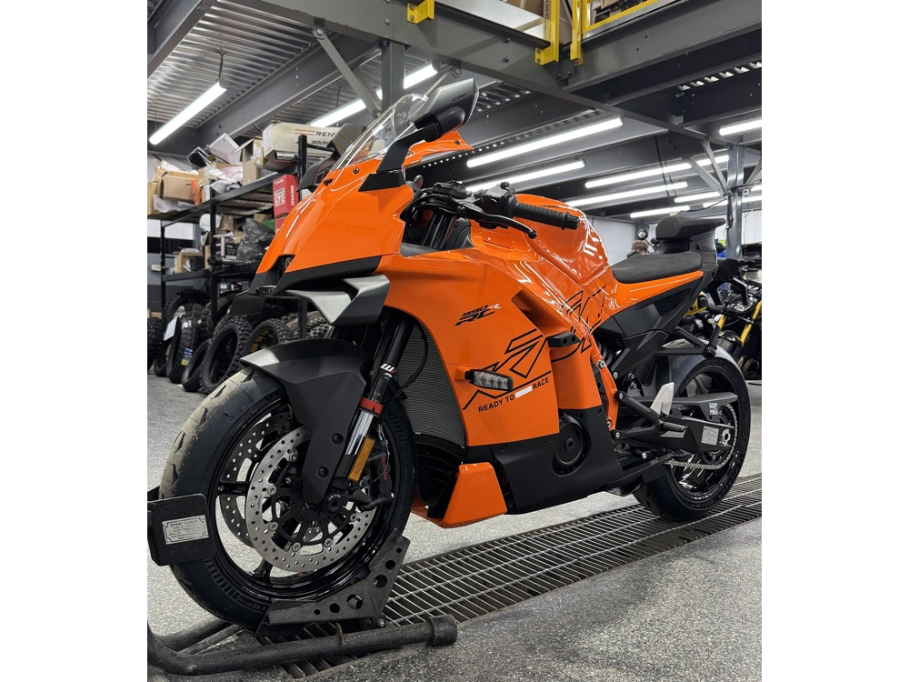 Ktm 990 Rc R 2026 alt