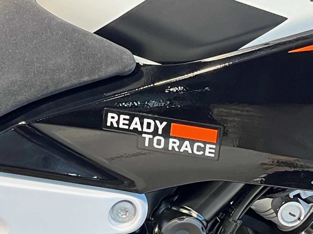 2027 Ktm 990 Duke alt