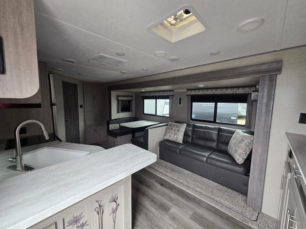 Coachmen Catalina 243rbs 2022 alt