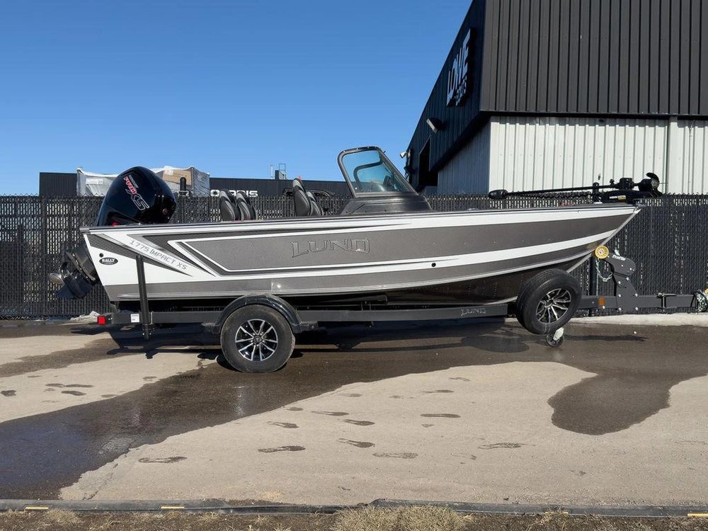 2025 Lund 1775 Impact Xs Sport alt