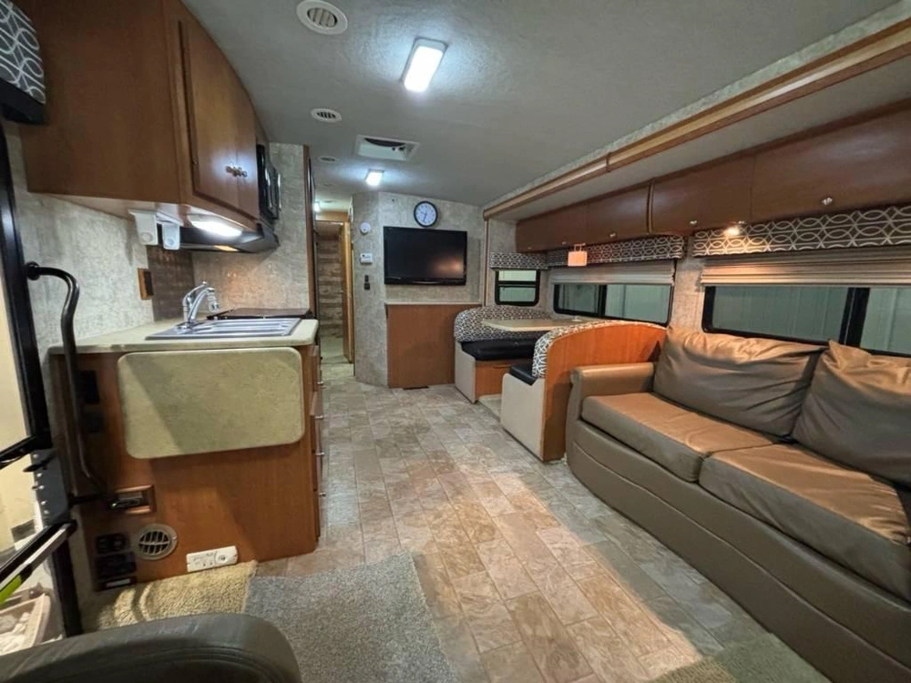 Winnebago Itasca Sunova 31e *couple* 2009 alt