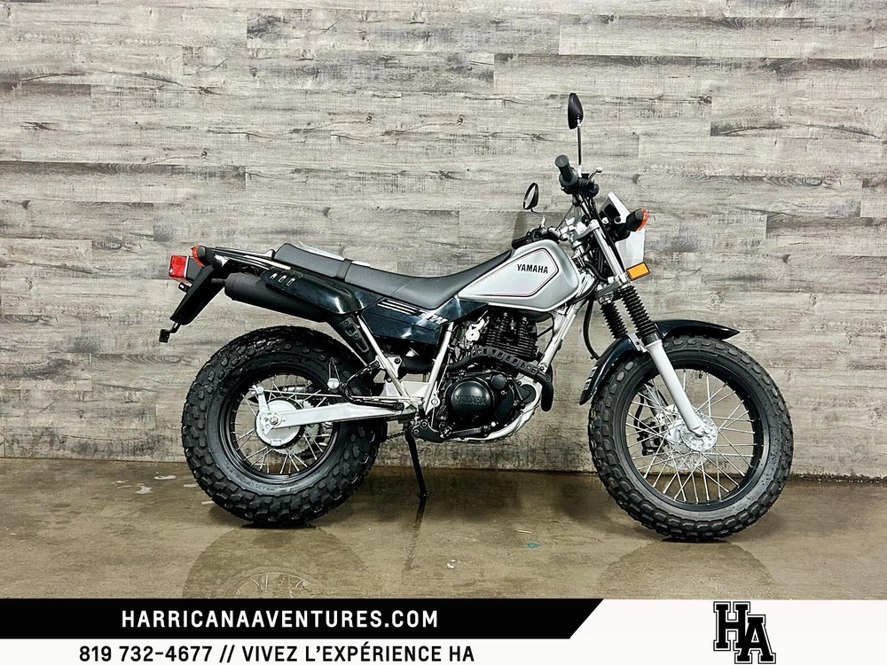 Yamaha Tw 200 Gris 2026 alt