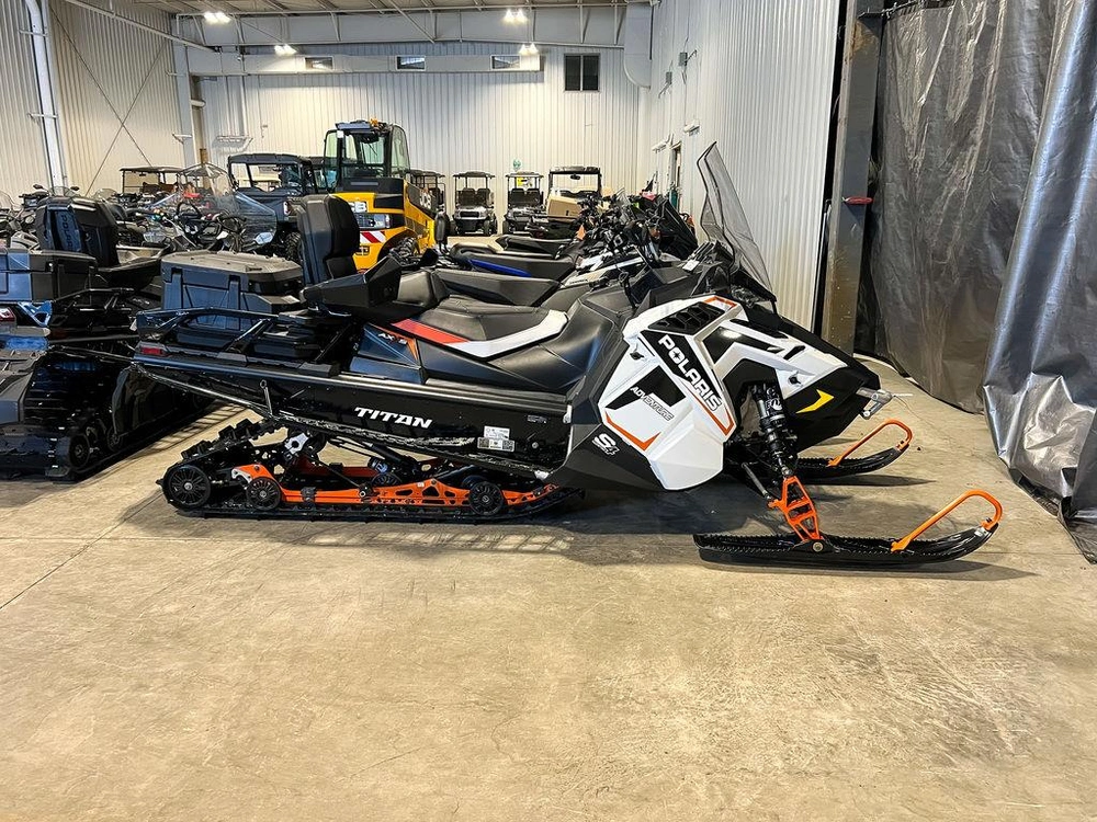 2023 Polaris S4 Titan 155 Adv