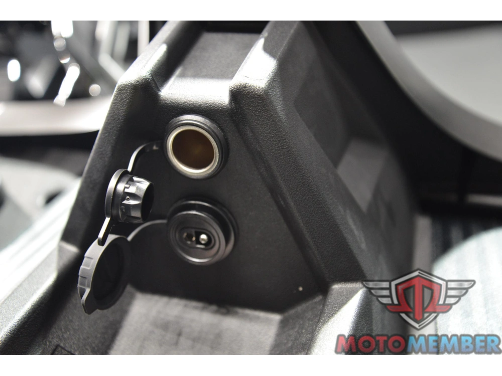 2026 Slingshot R Autodrive alt