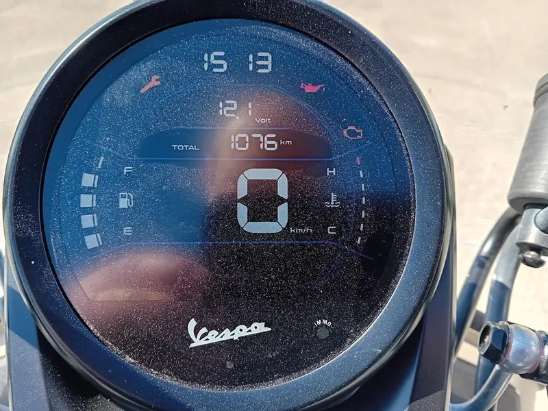 2024 Vespa GTV300 thumbnail 7