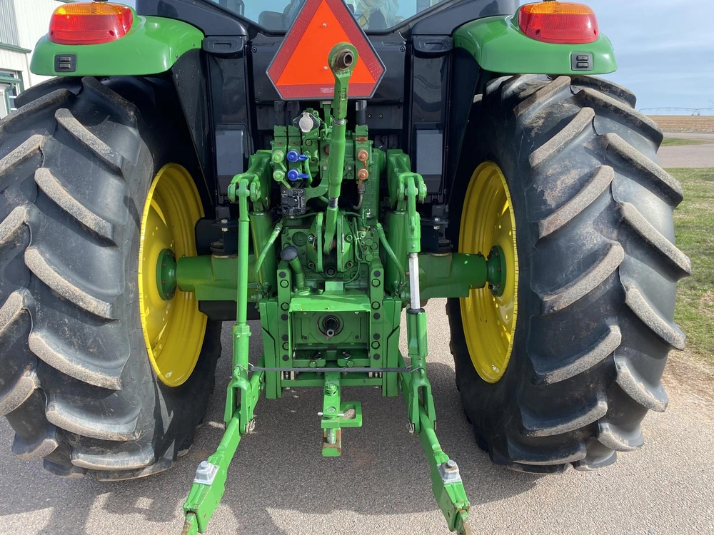 John Deere 6110m 2023 alt