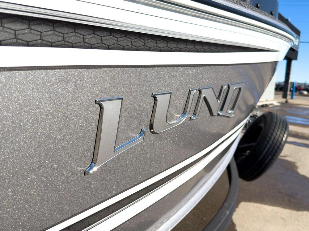 2025 Lund 1775 Impact Xs Sport alt