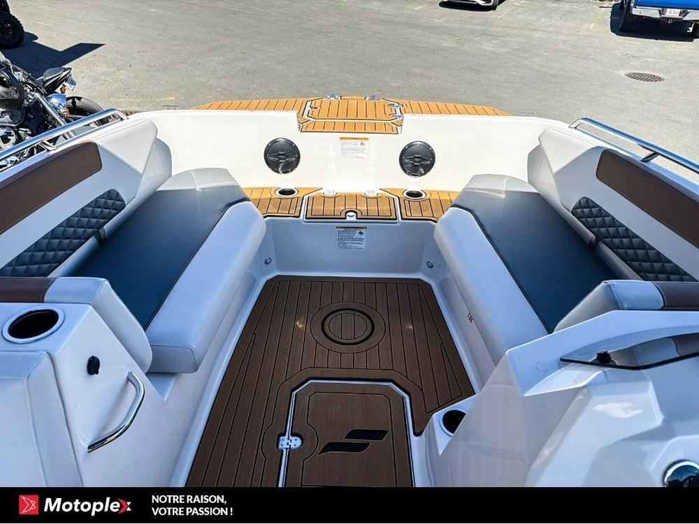 Starcraft Svx 171 Ob 90hp Deck Boat Bateau Ponté 2026 alt