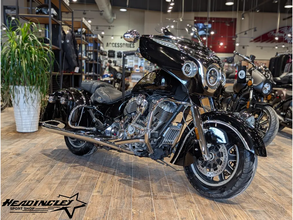 2015 Indian Motorcycle Chieftain // Thunder Black 