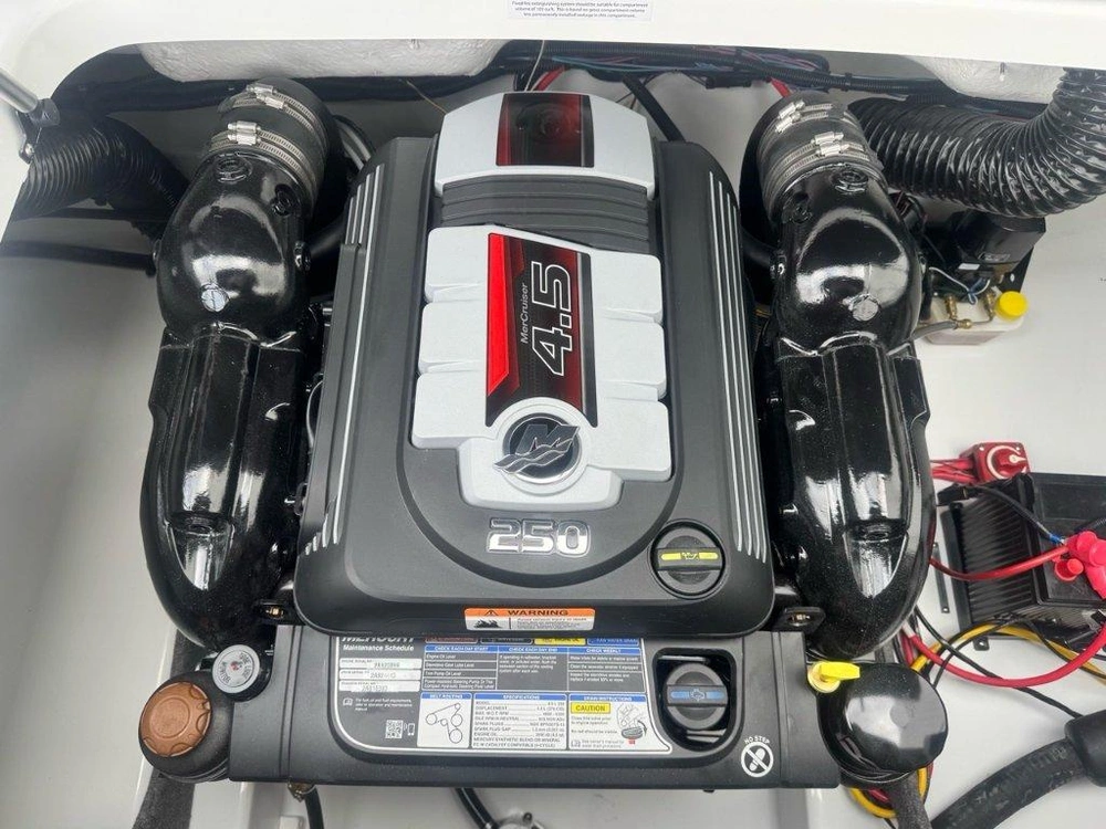 2026 Four Winns Hd2 Mercruiser 4.5l / Alpha alt