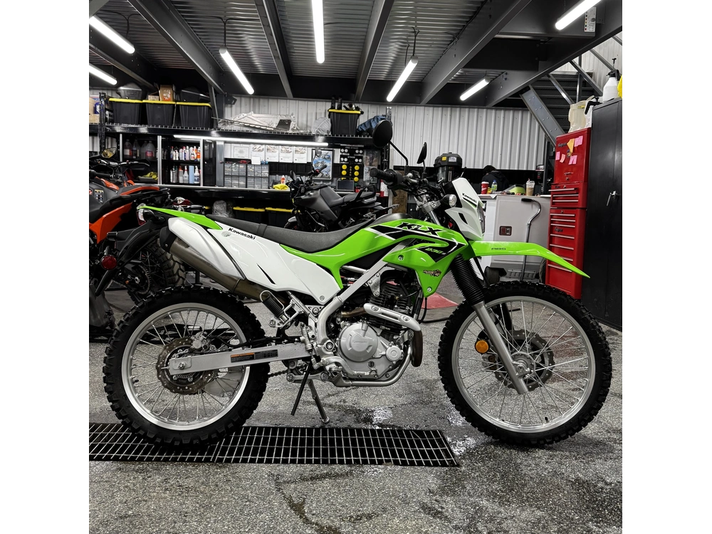 2023 Kawasaki Klx230s alt